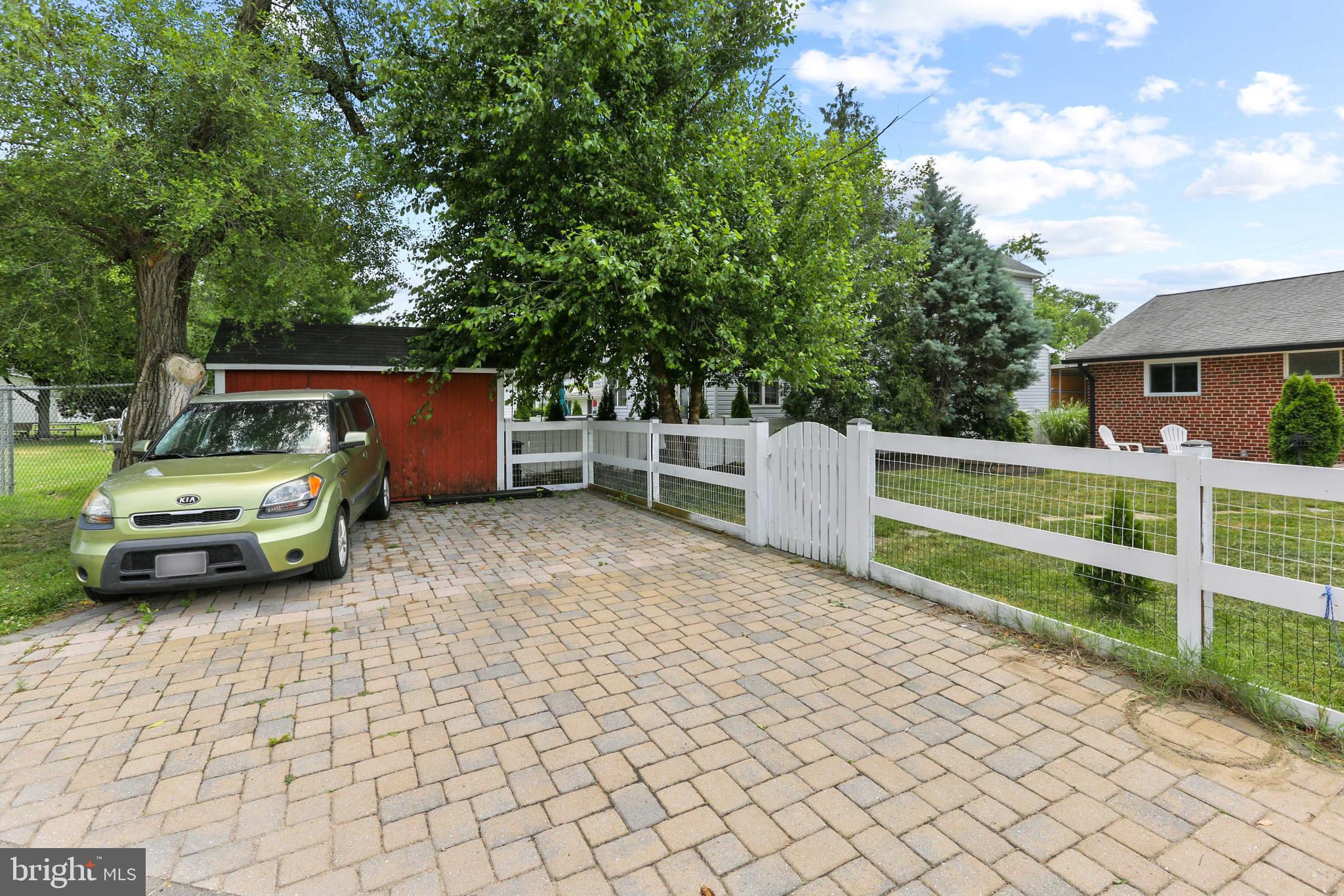8425 Garden Road Pasadena, MD 21122 - Photo 31 of 36 Parking