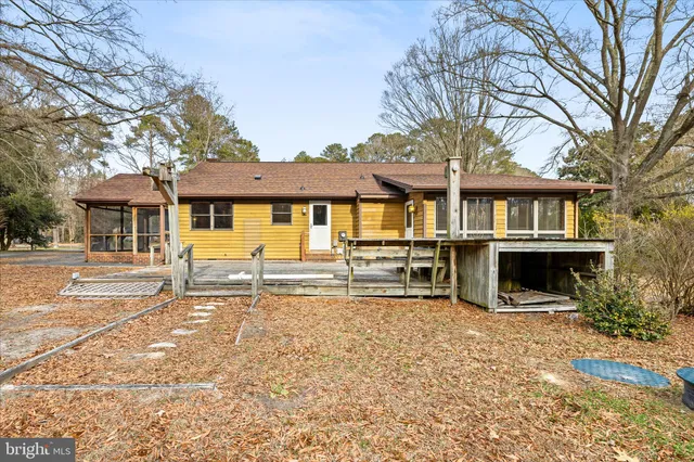 a house view with a outdoor space
