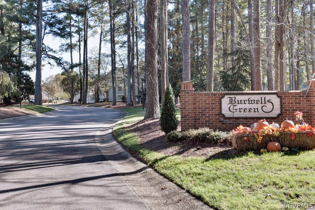 104 The Green Williamsburg, VA 23185 - Photo 38 of 50 a view of park with sign board