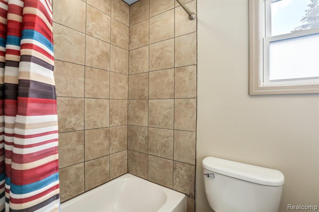 25304 Farmington Road Farmington Hills, MI 48336 - Photo 41 of 62