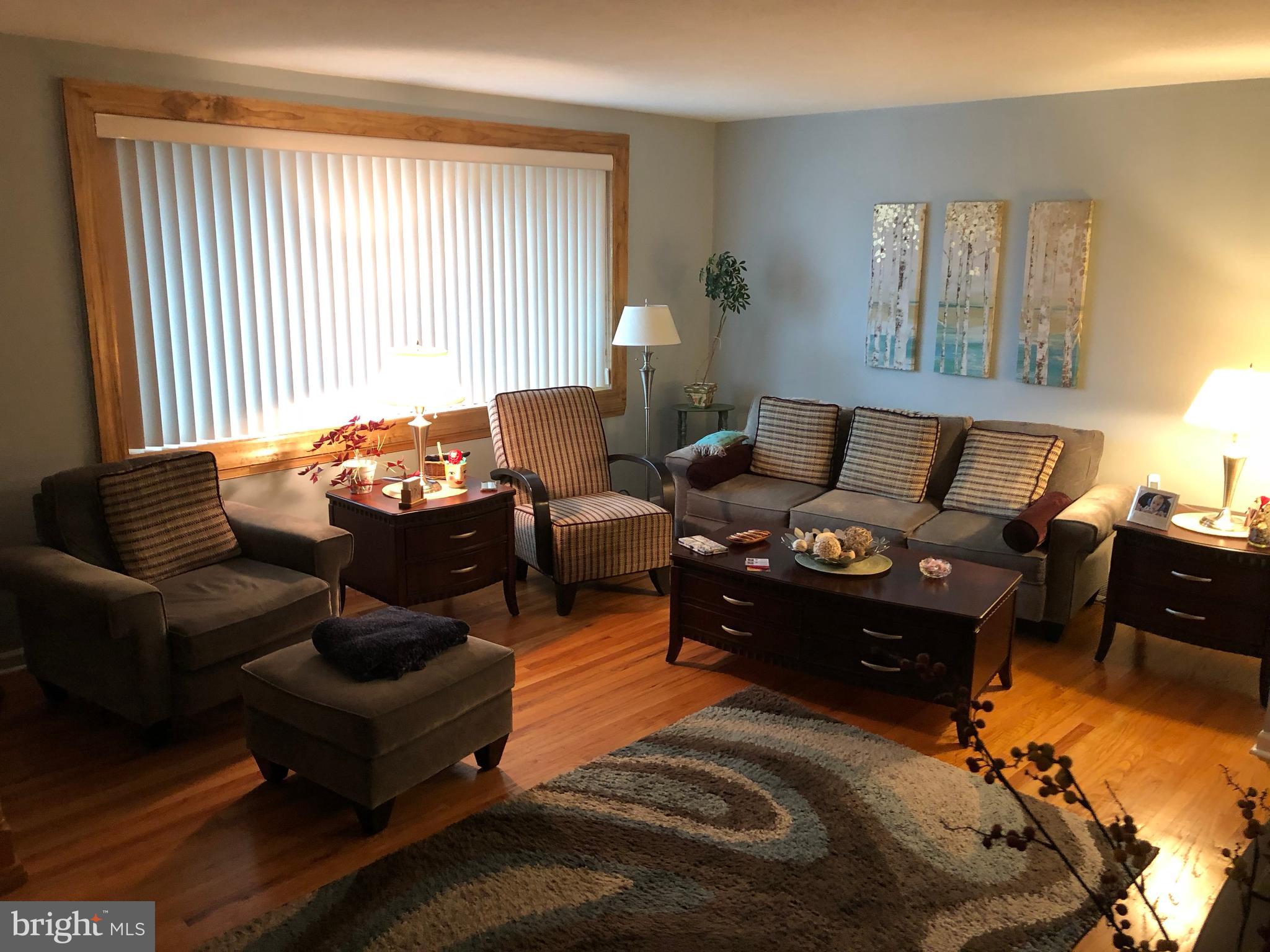 3648 Salina Road Philadelphia, PA 19154 - Photo 4 of 36 Large Bright Living Room - Recently Painted
