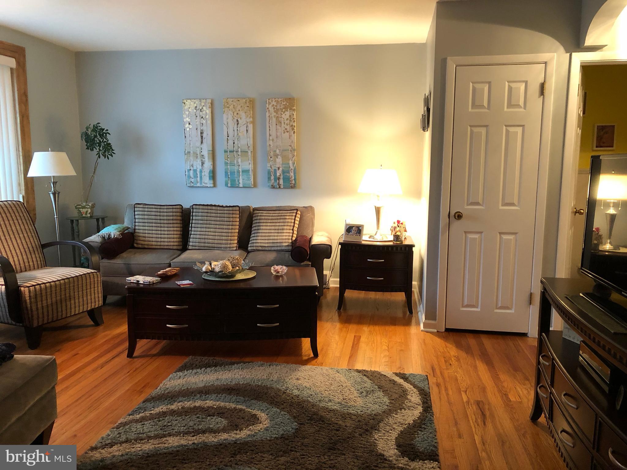 3648 Salina Road Philadelphia, PA 19154 - Photo 5 of 36 Living Room w/Coat Closet