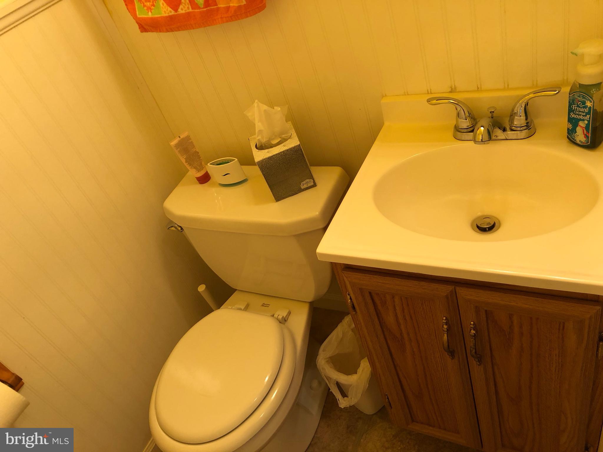 3648 Salina Road Philadelphia, PA 19154 - Photo 8 of 36 Convenient 1st Floor Powder Room