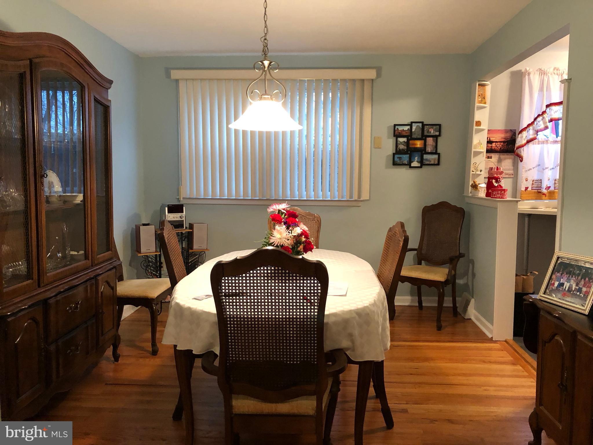 3648 Salina Road Philadelphia, PA 19154 - Photo 9 of 36 Large Formal Dining Room