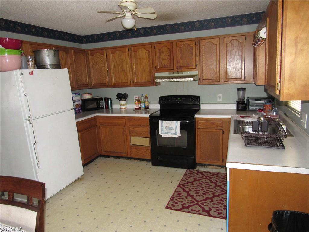 Eat In Kitchen