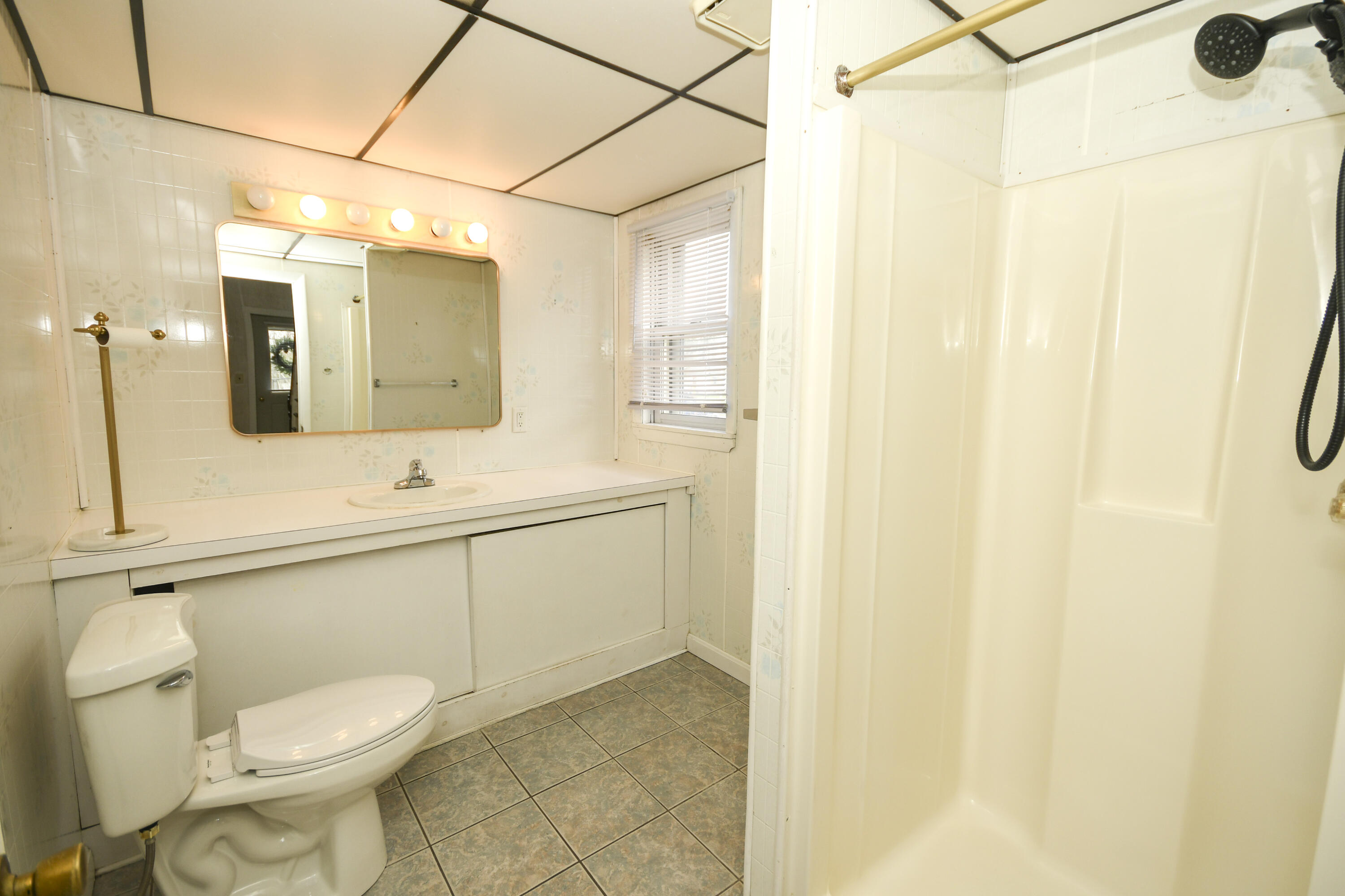 40 East Valentine Street Westbrook, ME 04092 - Photo 14 of 20 16DSC_8978