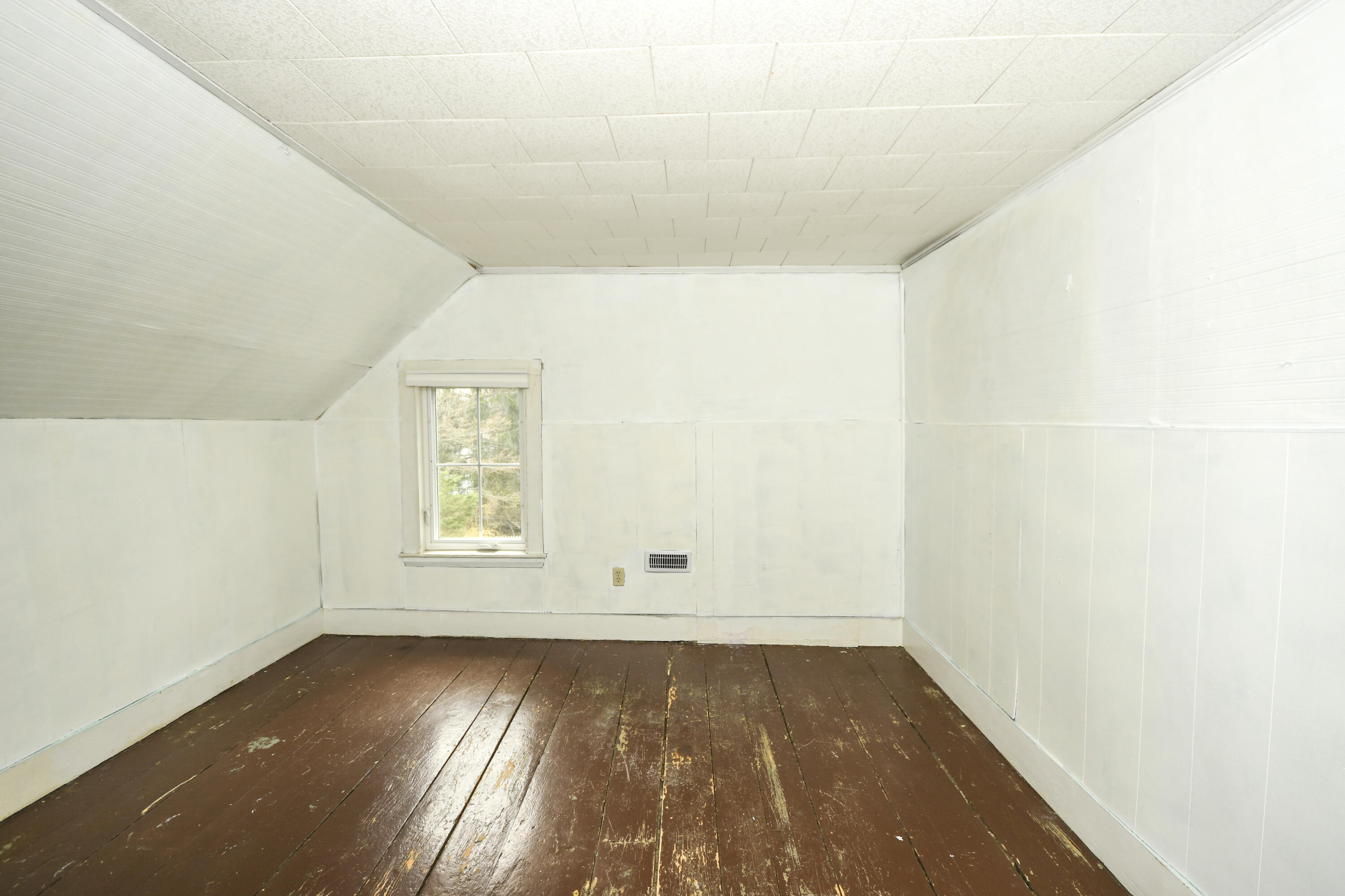 40 East Valentine Street Westbrook, ME 04092 - Photo 7 of 20 21DSC_8989