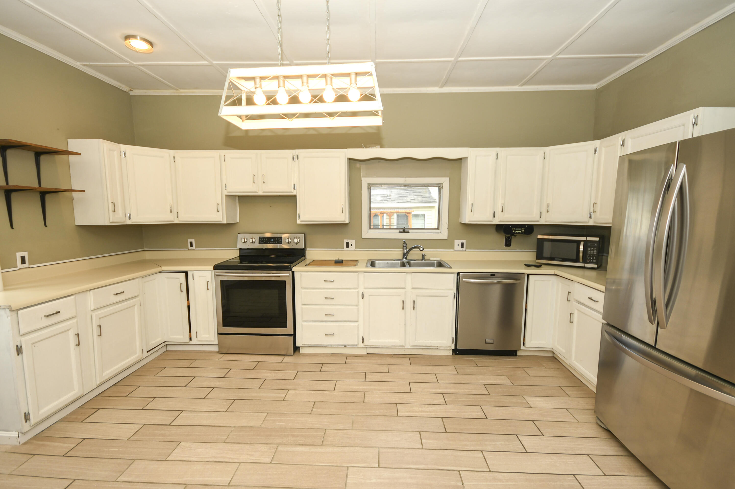 40 East Valentine Street Westbrook, ME 04092 - Photo 8 of 20 8