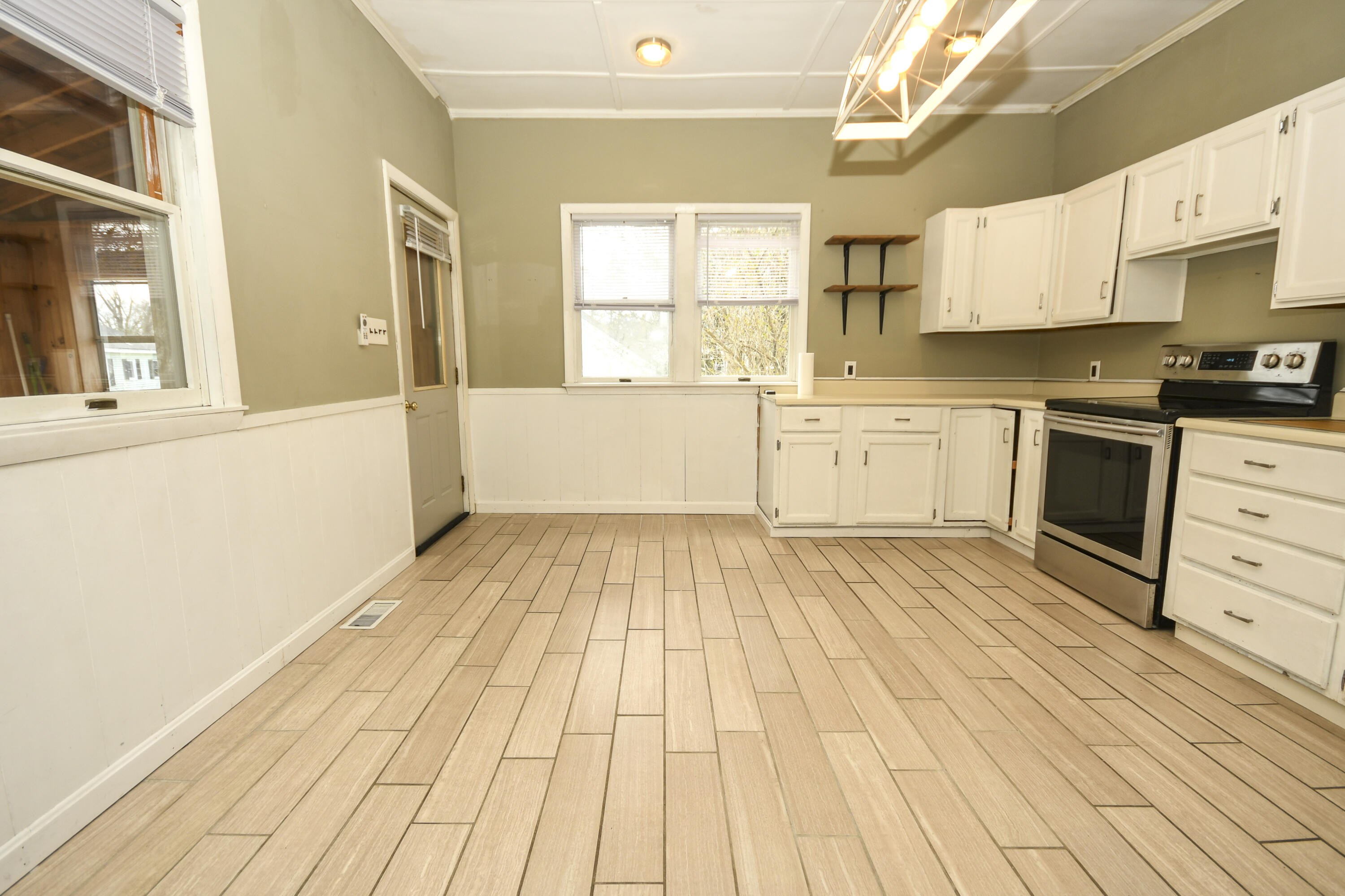 40 East Valentine Street Westbrook, ME 04092 - Photo 9 of 20 9