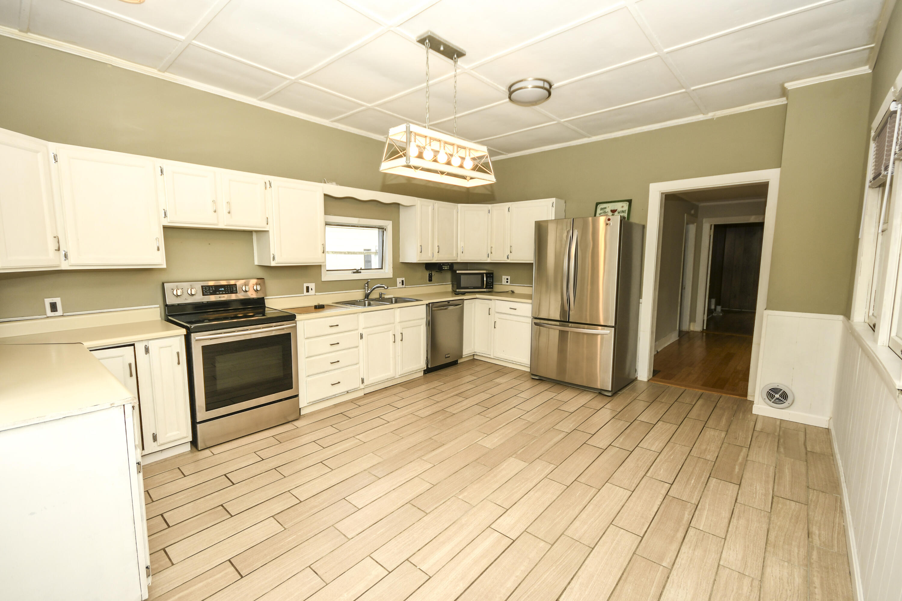 40 East Valentine Street Westbrook, ME 04092 - Photo 10 of 20 7