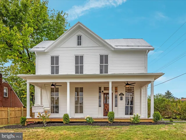 $484,000 | 239 North Church Street, Woodstock, VA 22664