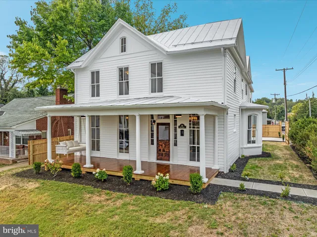 $484,000 | 239 North Church Street, Woodstock, VA 22664