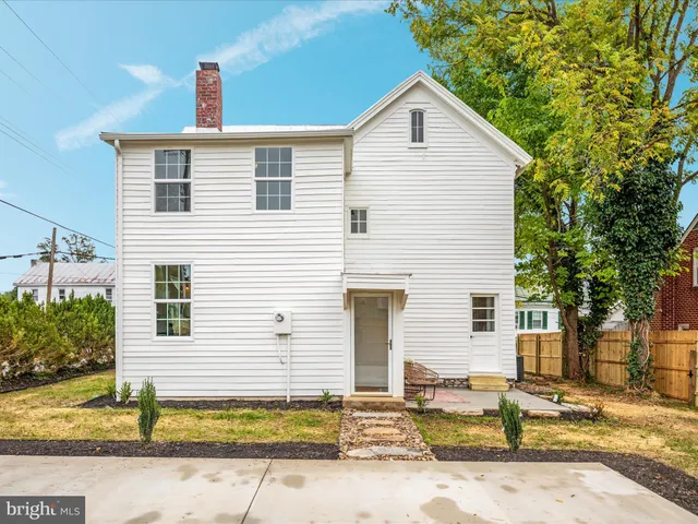 $484,000 | 239 North Church Street, Woodstock, VA 22664