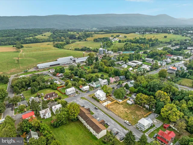 $484,000 | 239 North Church Street, Woodstock, VA 22664