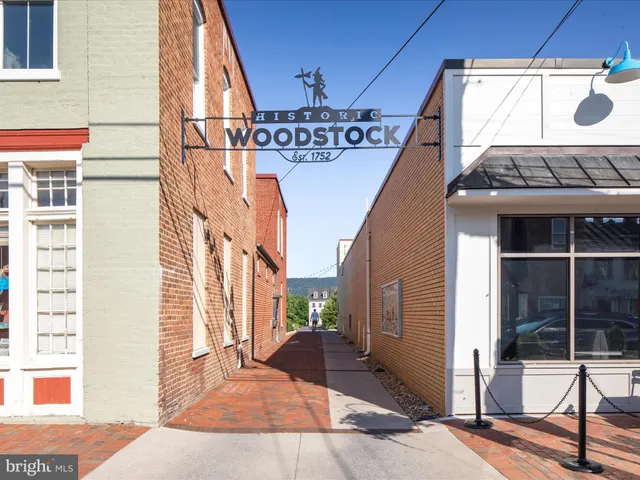 $484,000 | 239 North Church Street, Woodstock, VA 22664