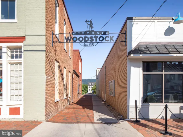$484,000 | 239 North Church Street, Woodstock, VA 22664