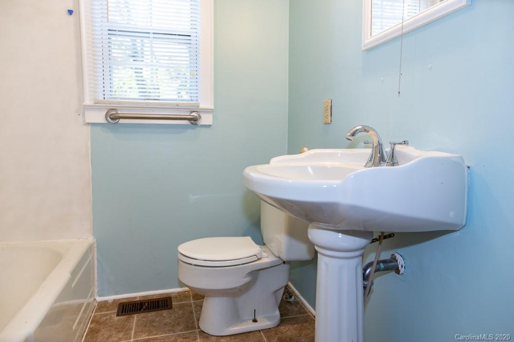 318 Eddleman Road Kannapolis, NC 28083 - Photo 10 of 20 Gallery Image 10