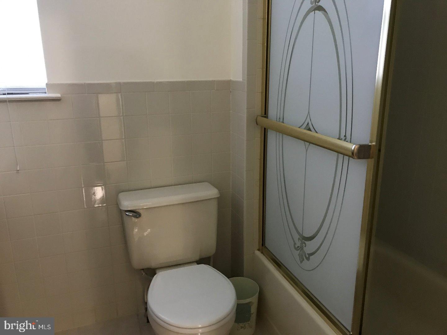 14 Pebble Road Hightstown, NJ 08520 - Photo 13 of 22 Bathroom