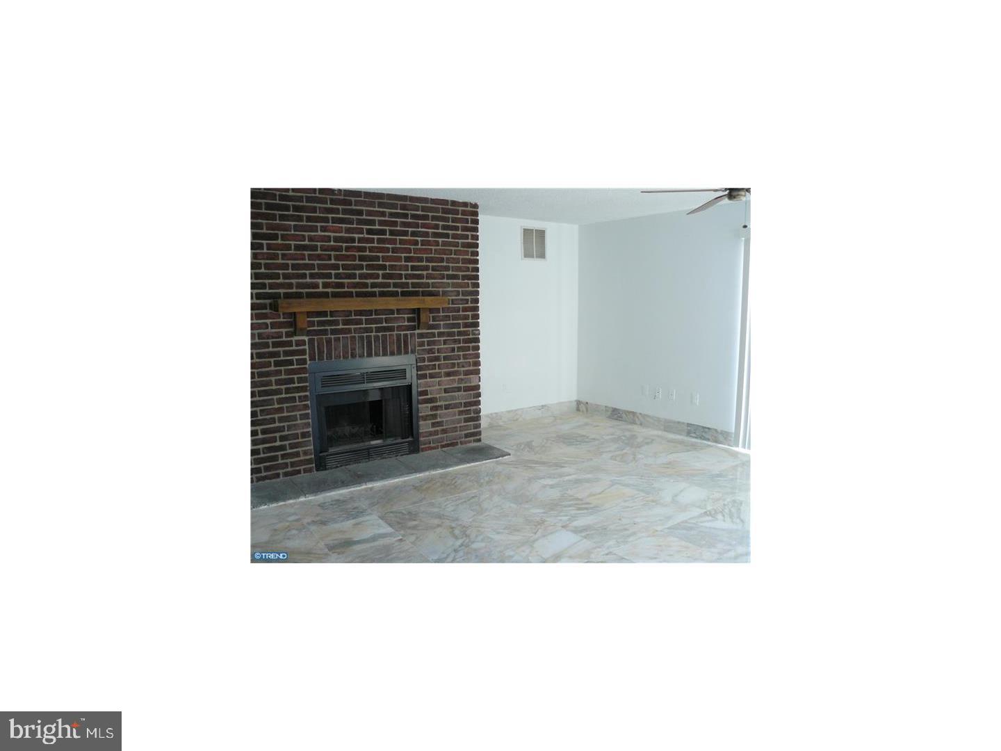 14 Pebble Road Hightstown, NJ 08520 - Photo 5 of 22 Living Room
