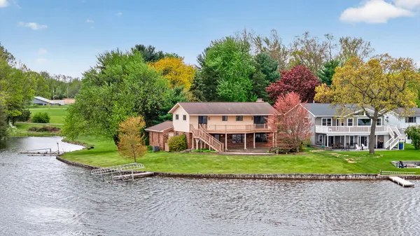 $889,000 | 332 Riviera Drive, Brooklyn, MI 49230