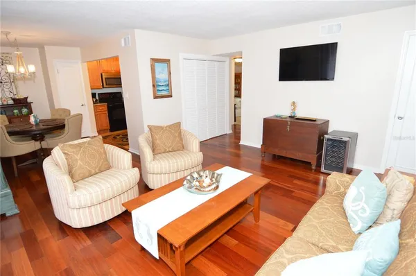 $2,500 | 213 Sea Horse Drive Southeast, Unit B, St. Petersburg, FL 33705