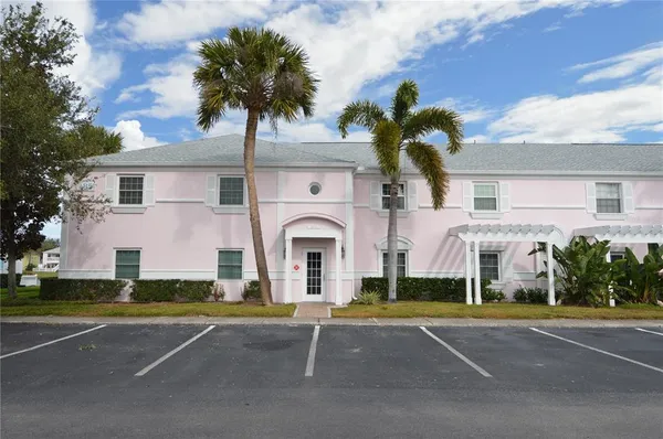 $2,500 | 213 Sea Horse Drive Southeast, Unit B, St. Petersburg, FL 33705