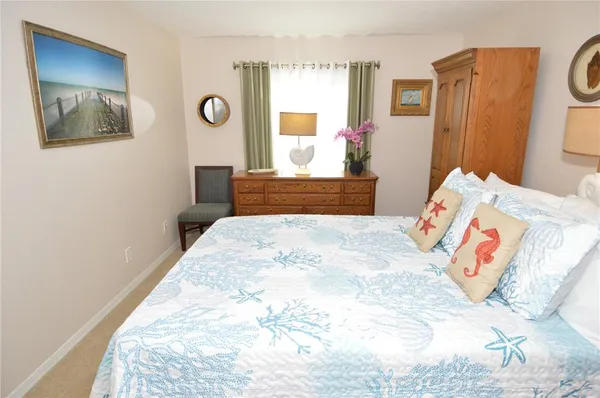 $2,500 | 213 Sea Horse Drive Southeast, Unit B, St. Petersburg, FL 33705