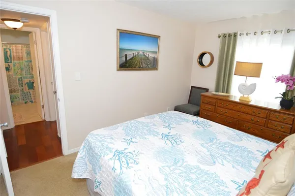 $2,500 | 213 Sea Horse Drive Southeast, Unit B, St. Petersburg, FL 33705