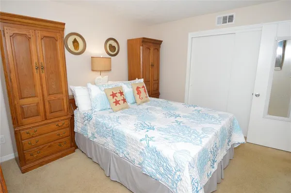 $2,500 | 213 Sea Horse Drive Southeast, Unit B, St. Petersburg, FL 33705