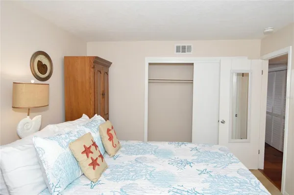 $2,500 | 213 Sea Horse Drive Southeast, Unit B, St. Petersburg, FL 33705