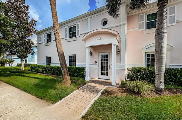 $2,500 | 213 Sea Horse Drive Southeast, Unit B, St. Petersburg, FL 33705