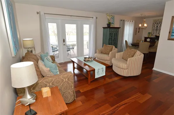 $2,500 | 213 Sea Horse Drive Southeast, Unit B, St. Petersburg, FL 33705