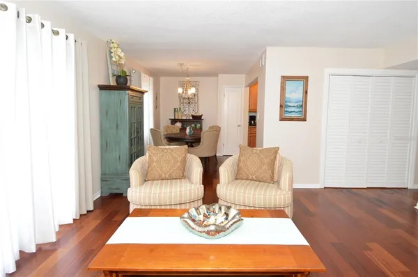 $2,500 | 213 Sea Horse Drive Southeast, Unit B, St. Petersburg, FL 33705