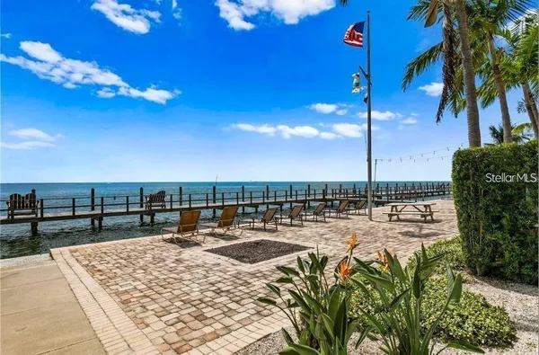 $2,500 | 213 Sea Horse Drive Southeast, Unit B, St. Petersburg, FL 33705