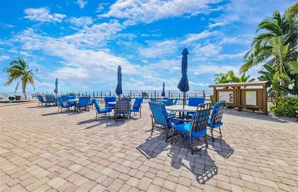 $2,500 | 213 Sea Horse Drive Southeast, Unit B, St. Petersburg, FL 33705