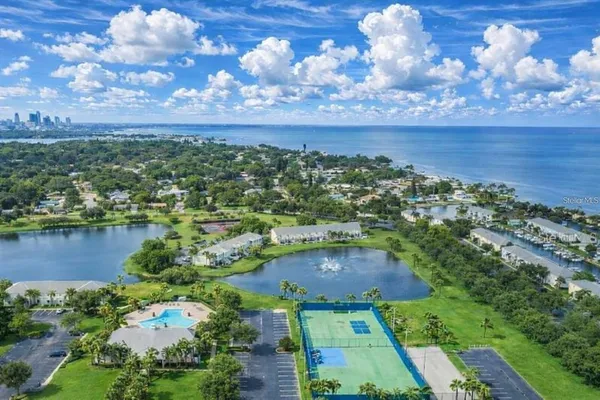 $2,500 | 213 Sea Horse Drive Southeast, Unit B, St. Petersburg, FL 33705