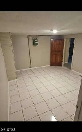 $2,800 | 131 Park East Rutherford Nj 07073, East Rutherford, NJ 07073
