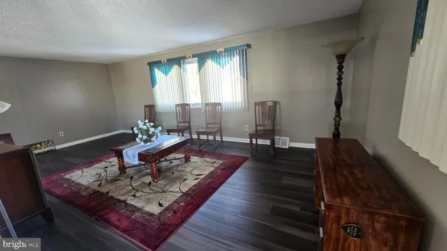 $414,900 | 636 Artwood Drive, Philadelphia, PA 19115