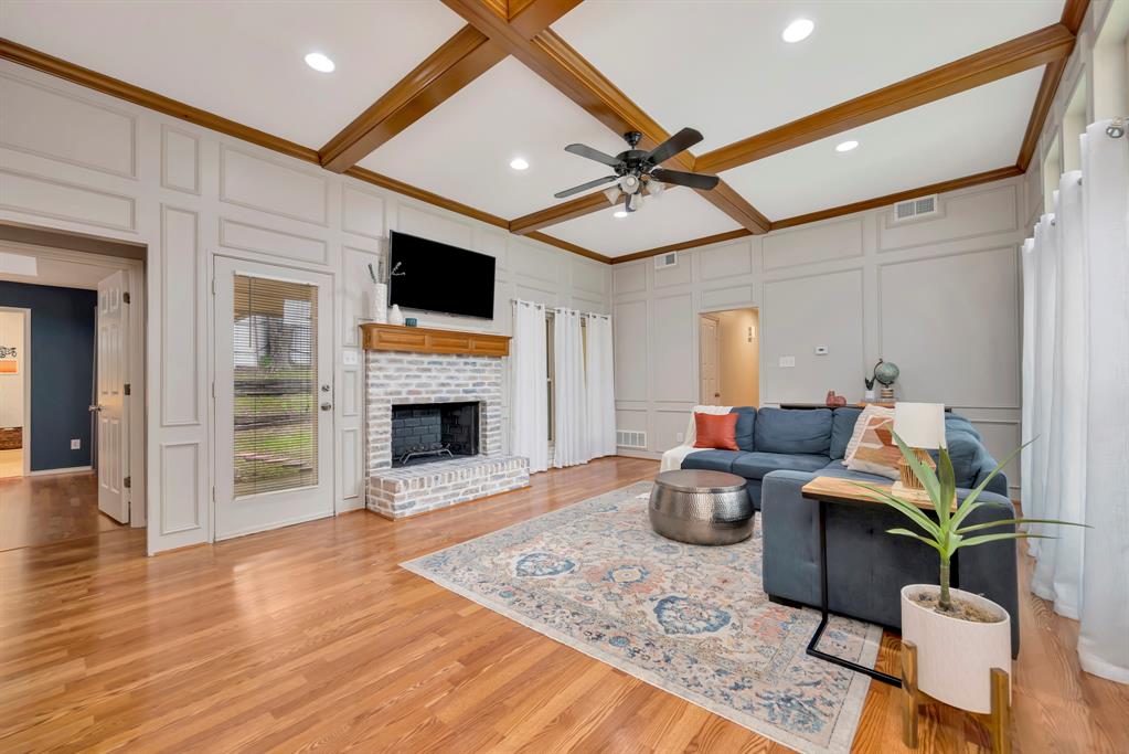 5517 Chimney Rock Road Fort Worth, TX 76112 - Photo 3 of 40