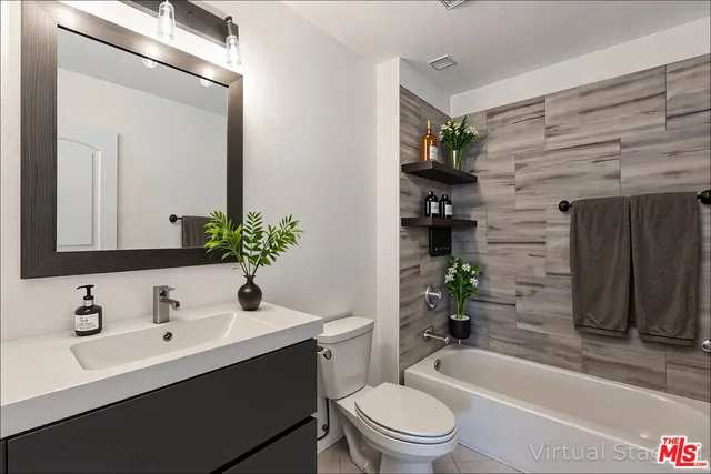 $500,000 | 2020 West 23rd Street, Unit 18, Long Beach, CA 90810