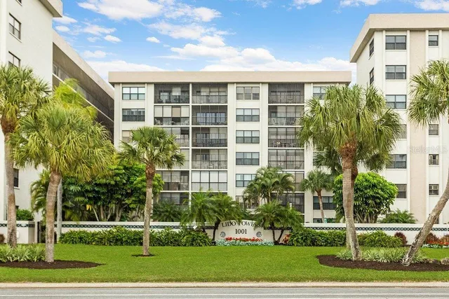 $3,400 | 1001 Benjamin Franklin Drive, Unit 503, Sarasota, FL 34236