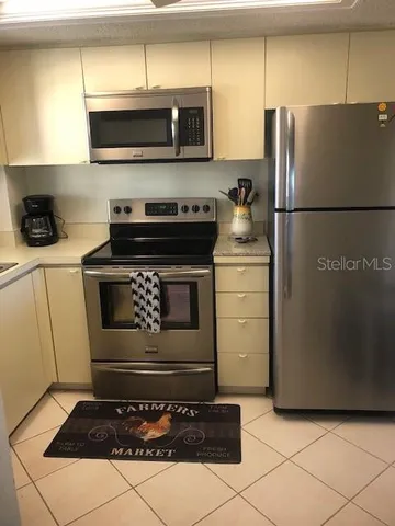 $3,400 | 1001 Benjamin Franklin Drive, Unit 503, Sarasota, FL 34236