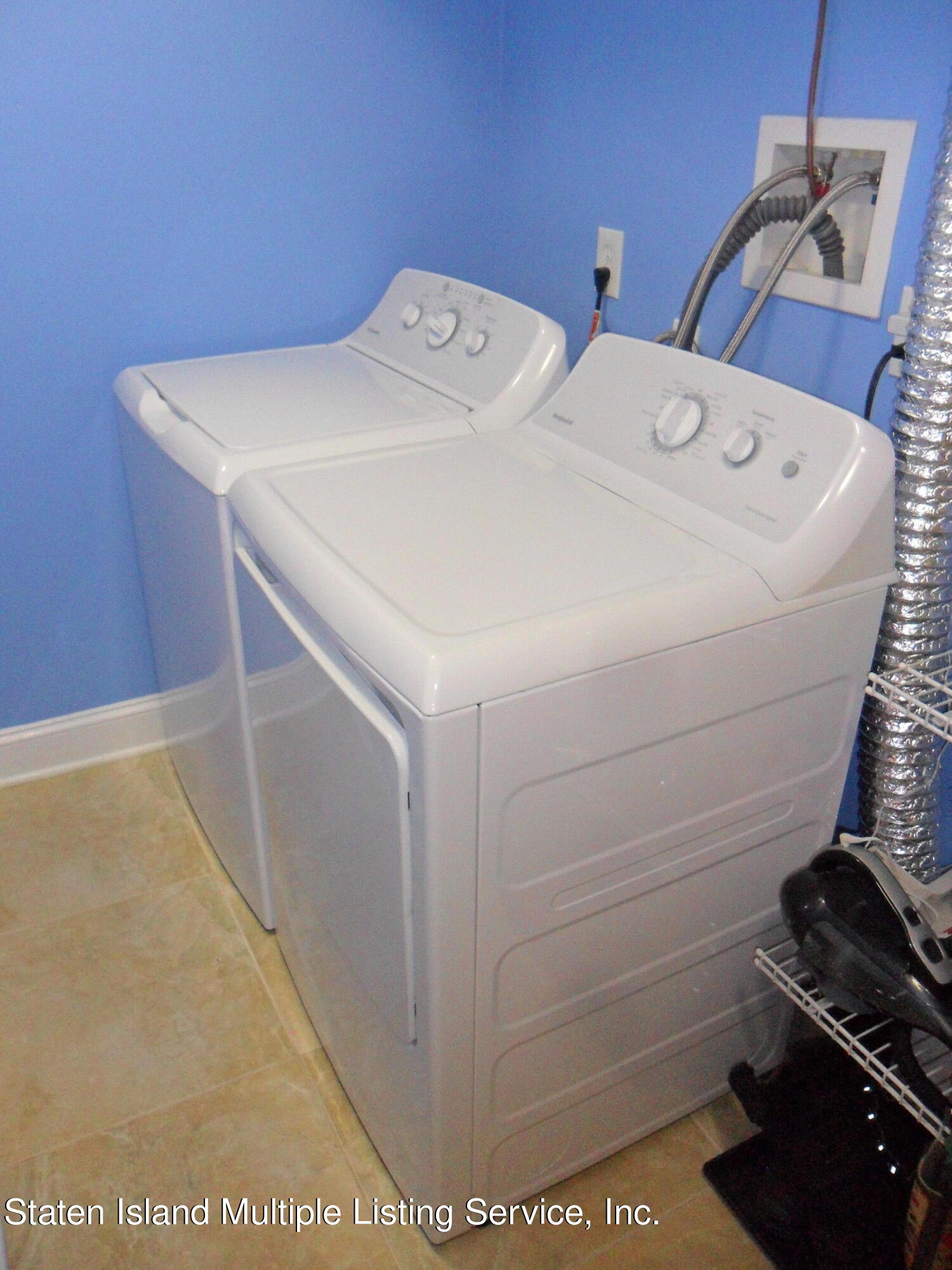 465 Willow Road East, Unit 2 Staten Island, NY 10314 - Photo 44 of 54 SAM_3261