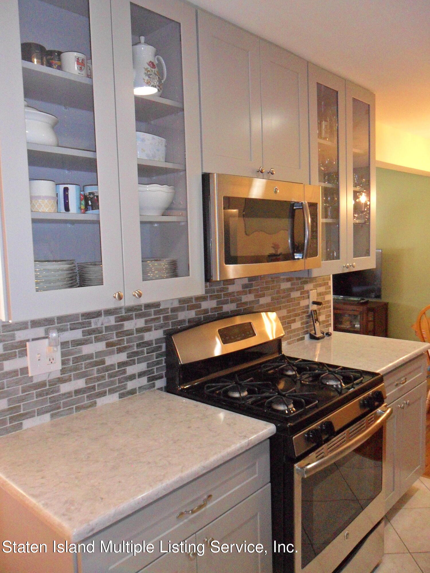 465 Willow Road East, Unit 2 Staten Island, NY 10314 - Photo 8 of 54 SAM_3215