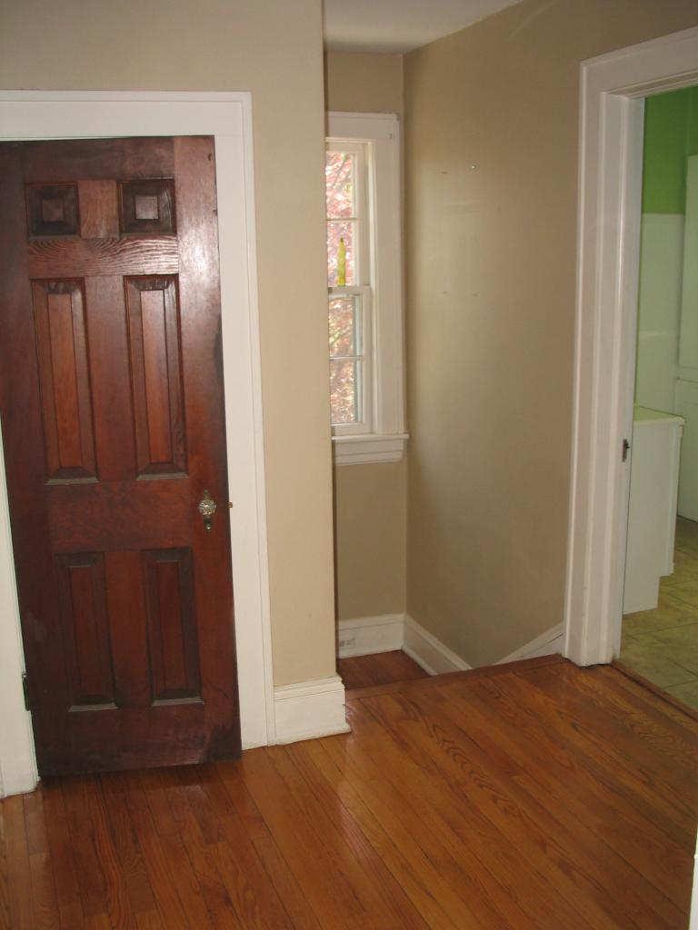 1524 Terrace Road Southwest Roanoke, VA 24015 - Photo 16 of 21 Second level Hall