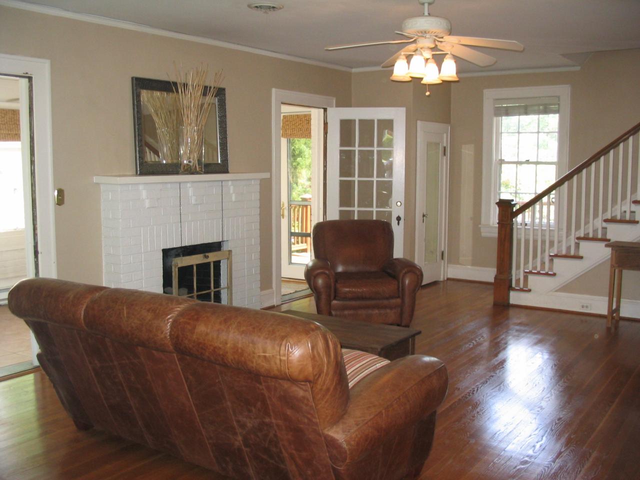 1524 Terrace Road Southwest Roanoke, VA 24015 - Photo 6 of 21 Living Room (photo 1)