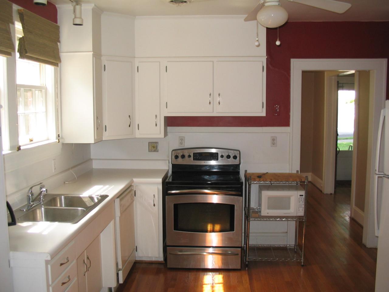 1524 Terrace Road Southwest Roanoke, VA 24015 - Photo 10 of 21 Kitchen