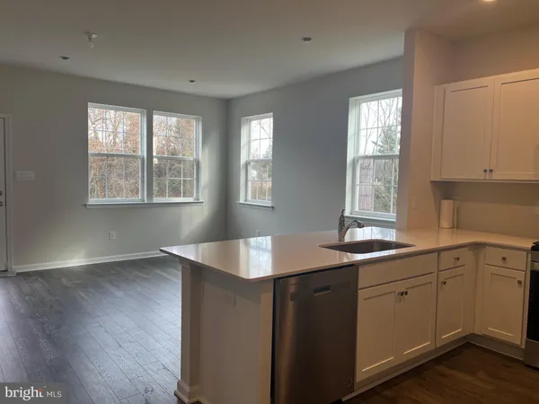 $2,750 | 125 Mazzeo Drive, Glassboro, NJ 08028