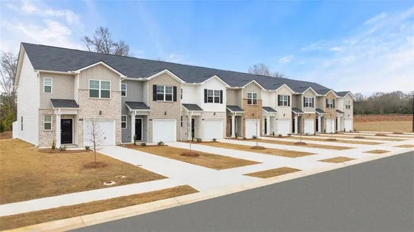 $233,410 | 206 Kenmore Circle, Perry, GA 31069