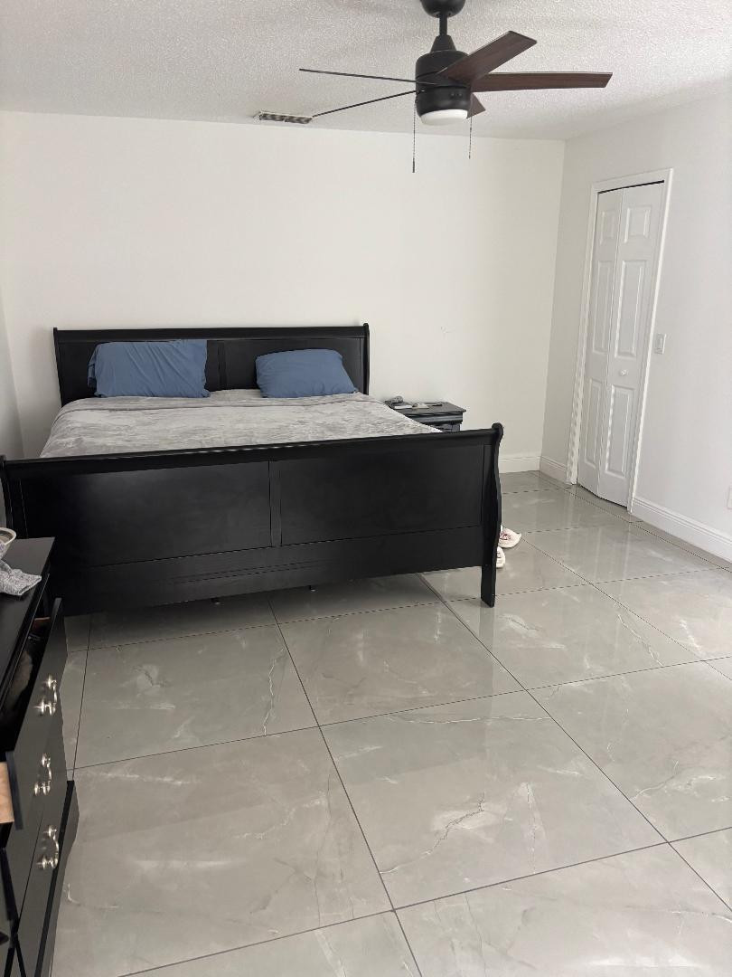 944 Southwest Del Rio Boulevard Port St. Lucie, FL 34953 - Photo 5 of 7 Photo 5